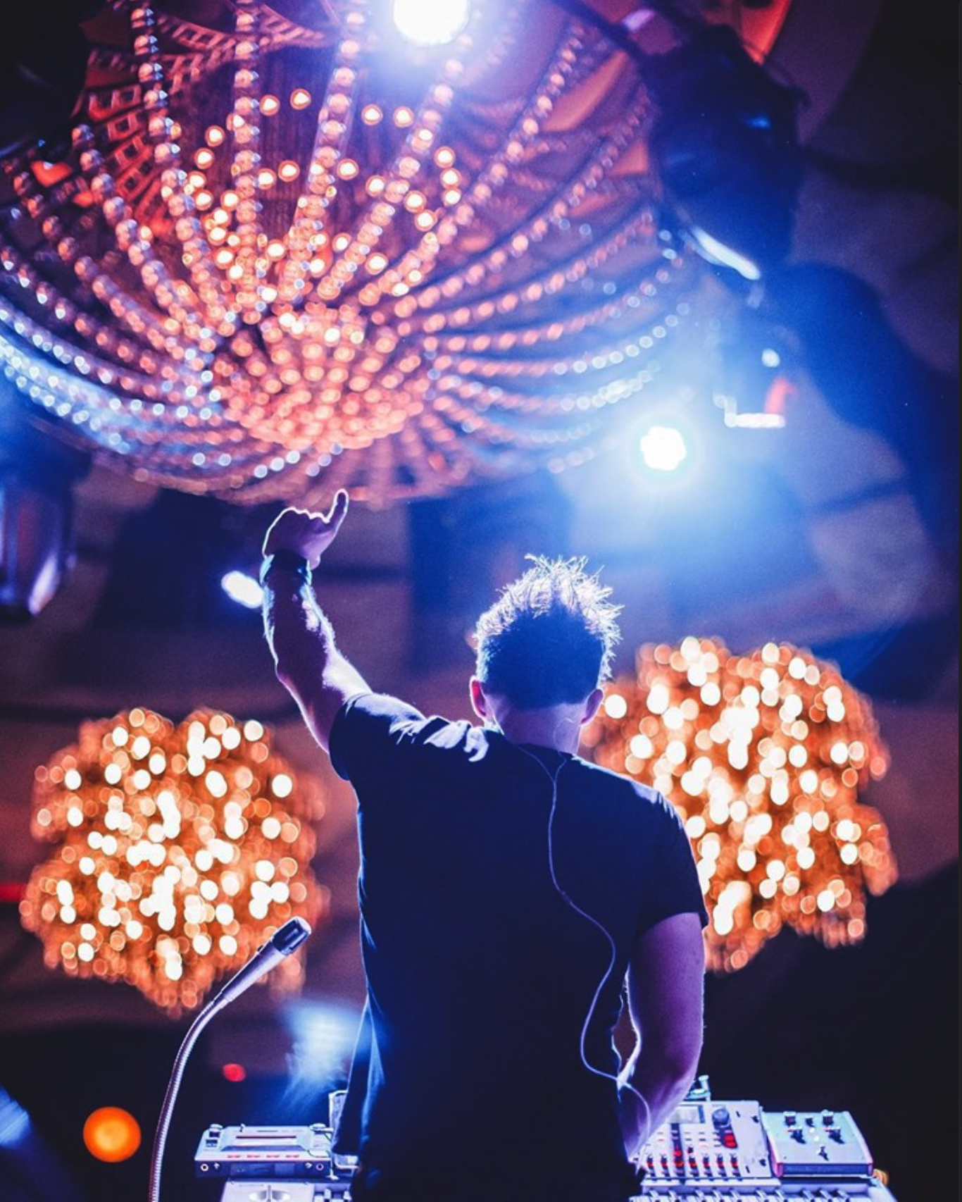 Close-up of Stephen Anning's hands on the piano keys